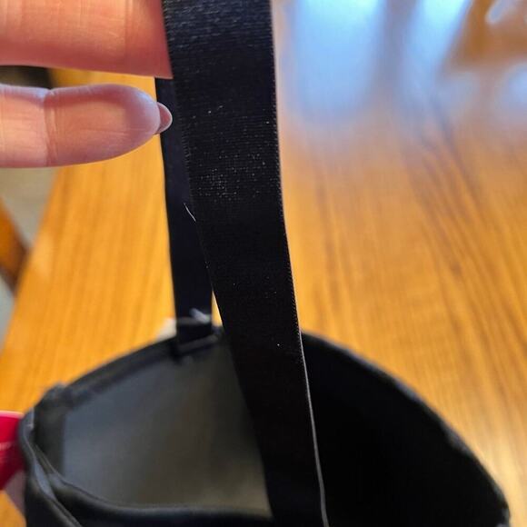 ASHLEY STEWART 42D bra, convertible butterfly, black with partial lace - Picture 11 of 12